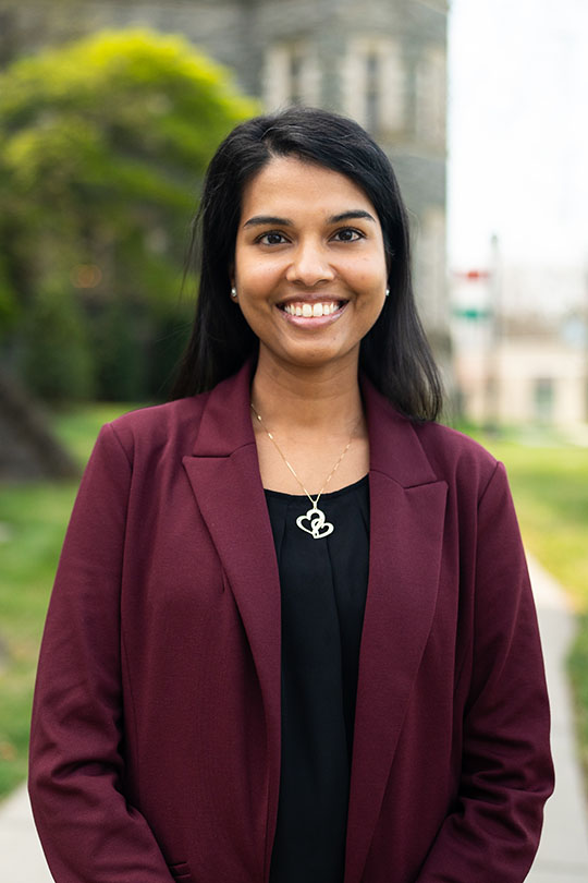 Jacinta Hollinger headshot for faculty webpage