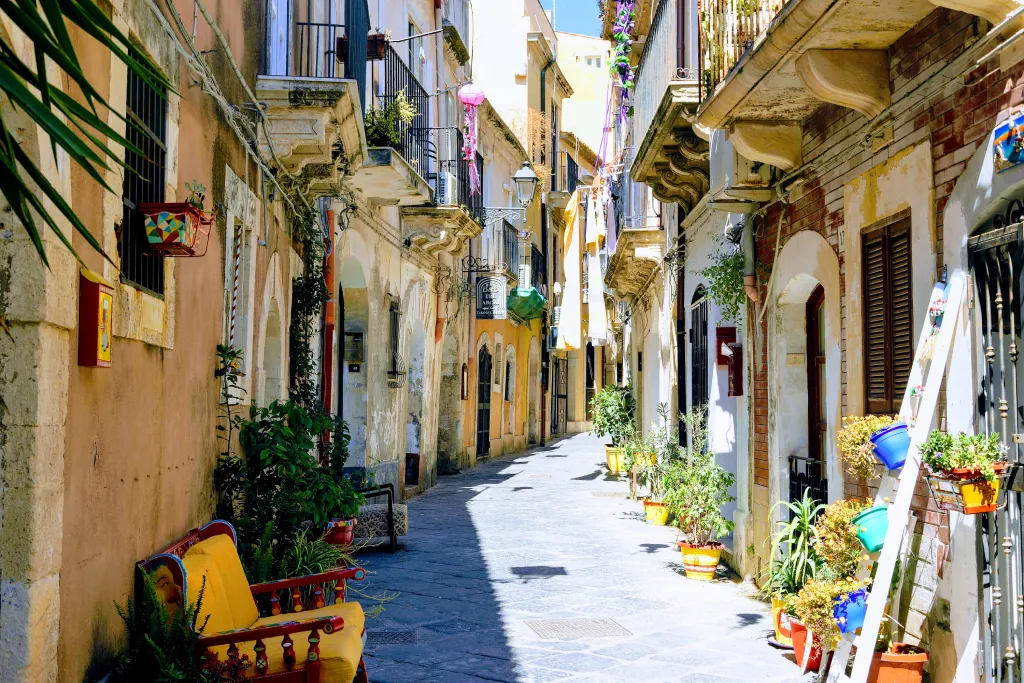 picture of narrow sunny alley in Sircusa, Sicily (Italy)