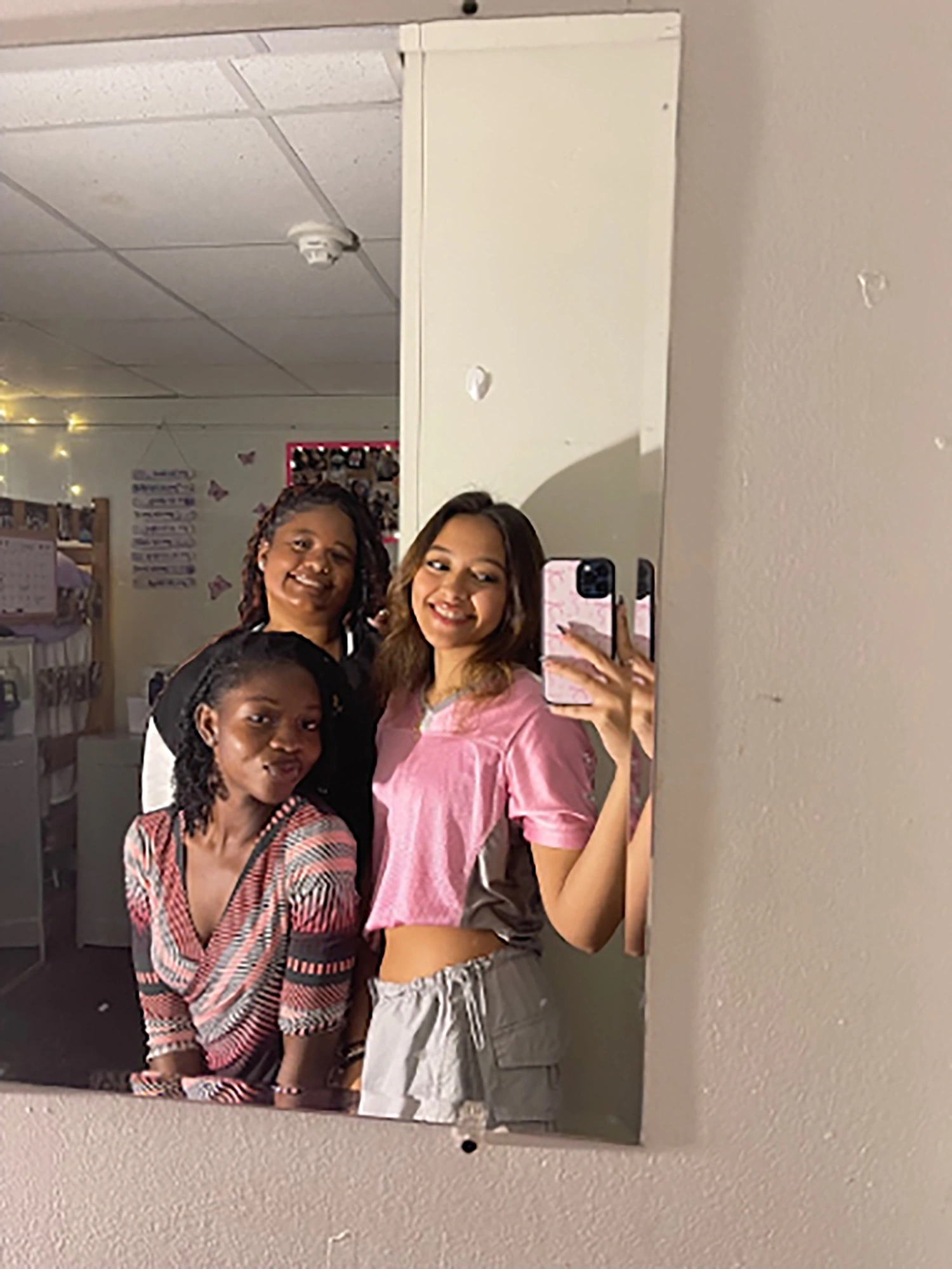 Makiyah and her friends in a residence hall.