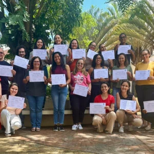 Dr. Augusto Macalalag and Dr. Adrianna Leonidas de Oliveira with the teachers participating in the professional development program in Brazil.