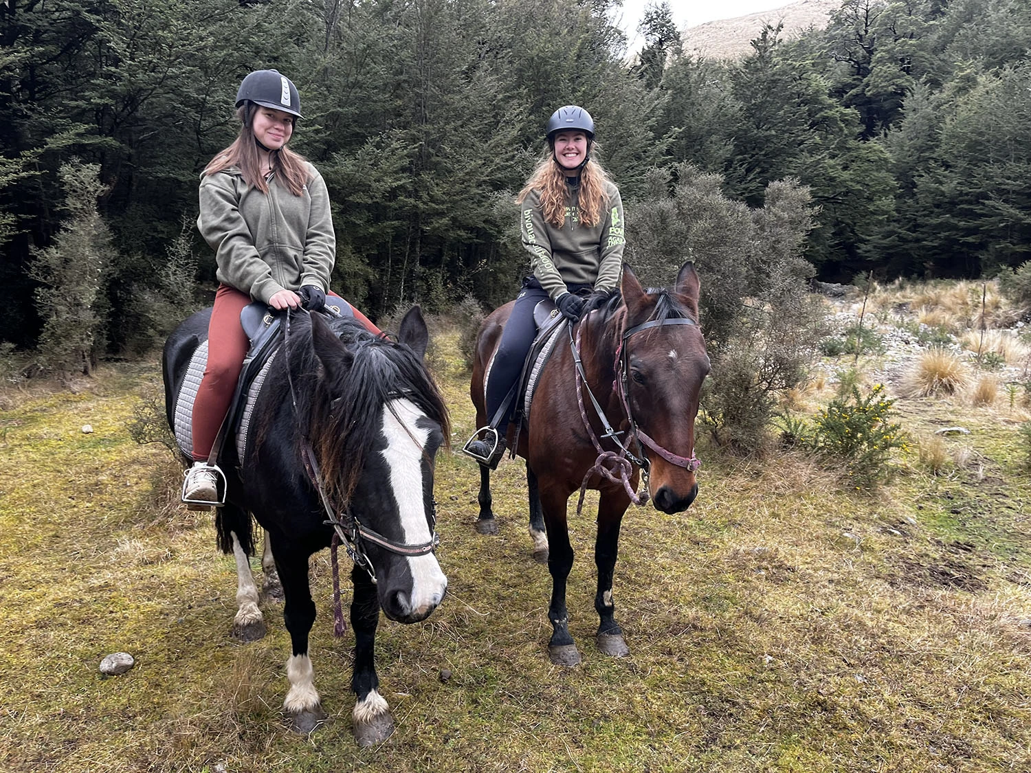 Amellia McGuire-Matheny ’25 and her friend on horses.