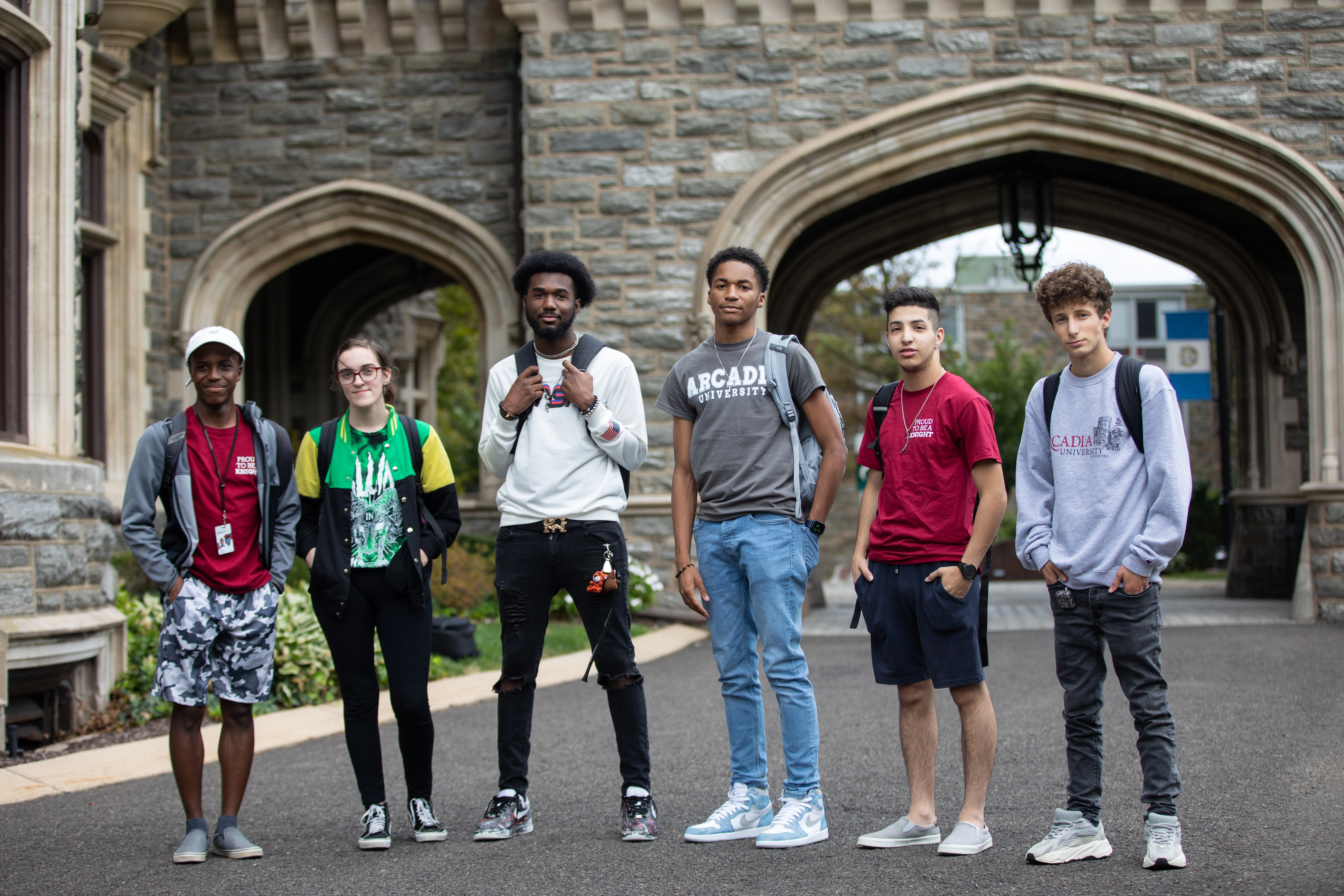 The Gateway program with students posing in front of Castle